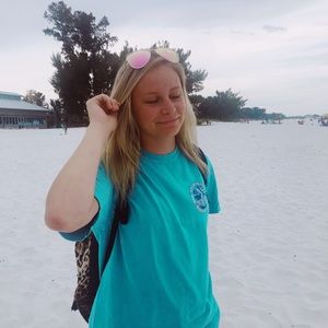 Meet your Posher, Lauren